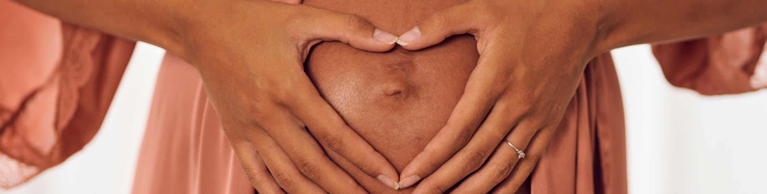 Rojstvo otroka je najpomembnejši dogodek v življenju matere, otroka in celotne družine. Poznamo veliko različnih načinov poroda: v državni bolnišnici, zasebni bolnišnici, porod na žogi, na stolu, porod v vodi, porod z babico, vaginalni porod ali carski rez. Izbir je veliko, zato se bodočim mamicam ni lahko pravilno odločiti. Odkrijte prednosti in slabosti posamezne vrste poroda in se lažje odločite, kako želite, da vaš otrok pride na svet.